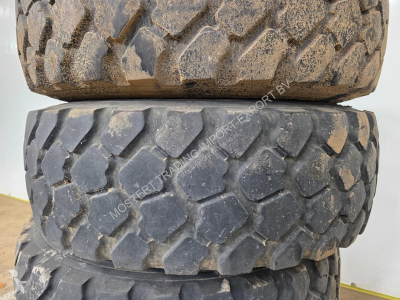 Furgoneta Michelin 365/85 R20 Michelin 365/85...
