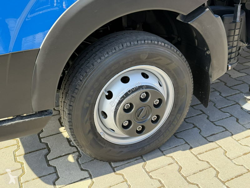 Лекотоварен автомобил Nissan