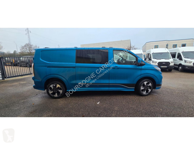 Véhicule utilitaire Ford TRANSIT CUSTOM 2.5...