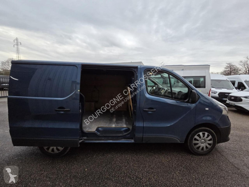 Véhicule utilitaire Renault TRAFIC L1H1 1000 Kg...