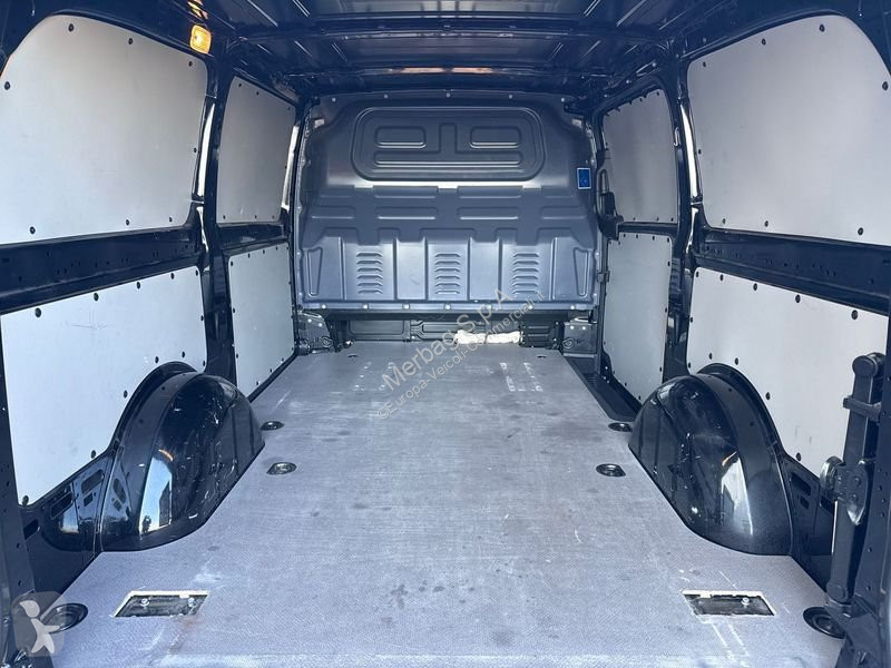Veicolo commerciale Mercedes 114 Furgone Long