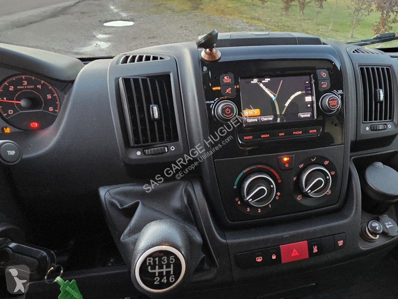عربة نفعية Peugeot BOXER FG 330 L2H2 2.2...