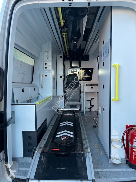 عربة نفعية MAN 2.0 ltr. Diesel L2H2 Ambulance