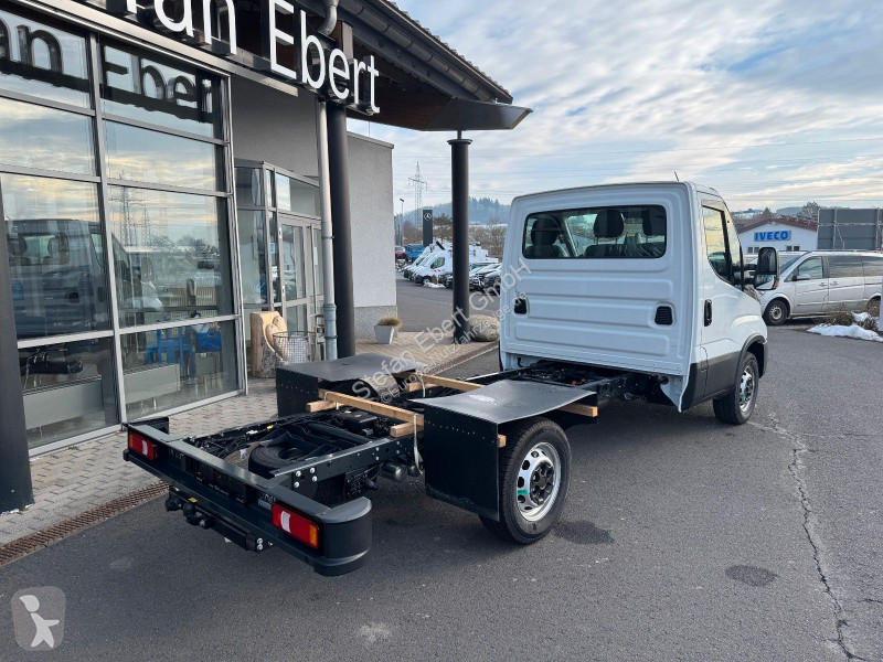 Nyttofordon Iveco 35S14 HA8 Fahrgestell...