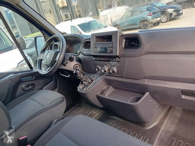 Коммерческий автомобиль Renault III 2019