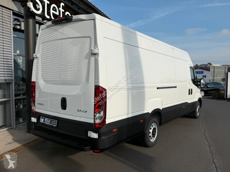 عربة نفعية Iveco 35S16 A8...