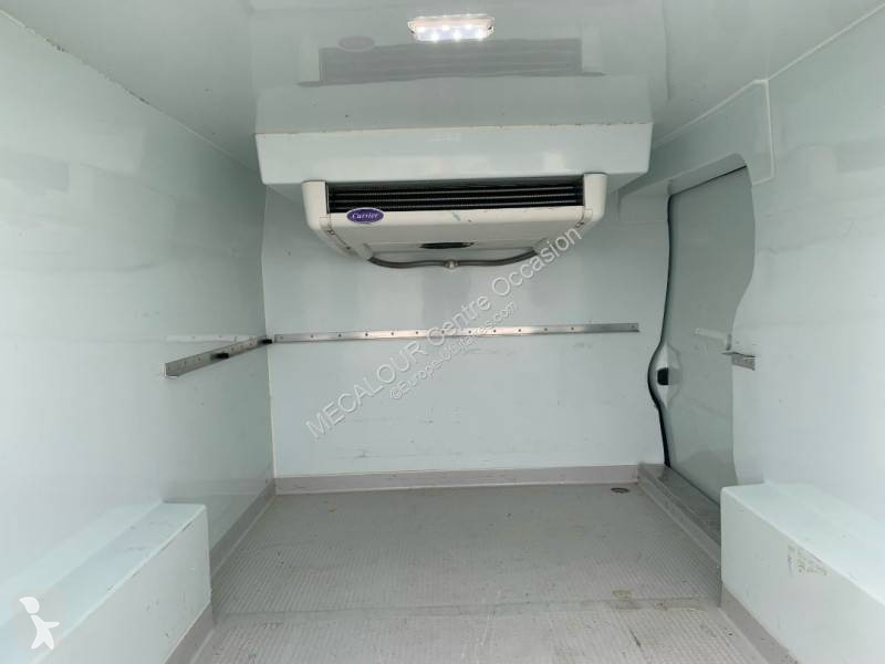 Véhicule utilitaire Nissan