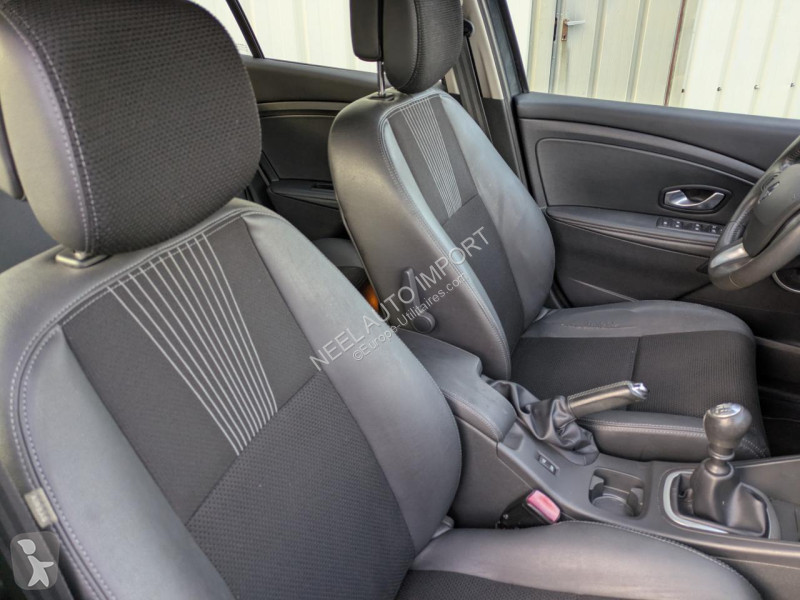 عربة نفعية Renault MEGANE III AUTHENTIQUE 1.6I...