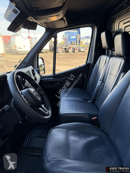 Véhicule utilitaire Mercedes Sprinter