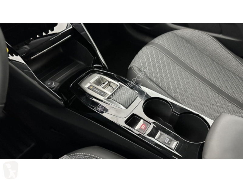 Véhicule utilitaire Peugeot 208 II  1.2i Hybrid...