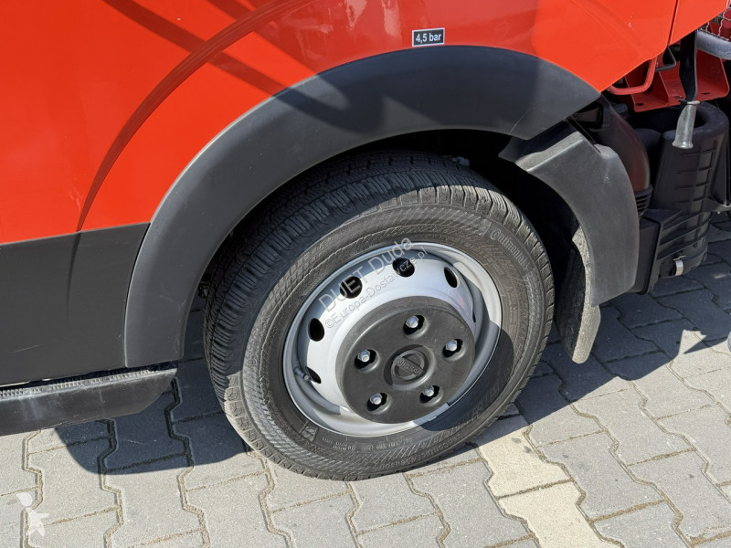 Nissan  Transporter
