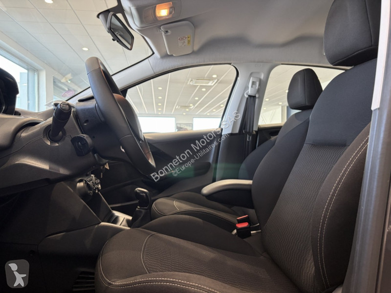 Veicolo commerciale Peugeot Puretech 82 S&S...