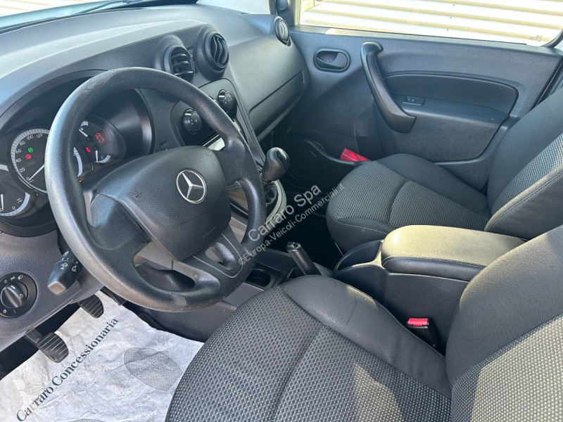 Veicolo commerciale Mercedes I 2016