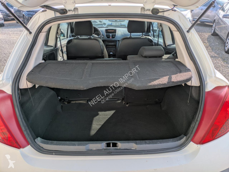 عربة نفعية Peugeot 207 1.6 HDI 90CH BVM5 3P