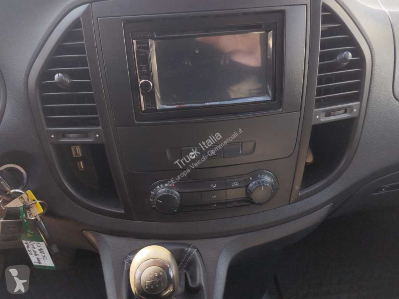 Véhicule utilitaire Mercedes III 114 - vito 114...