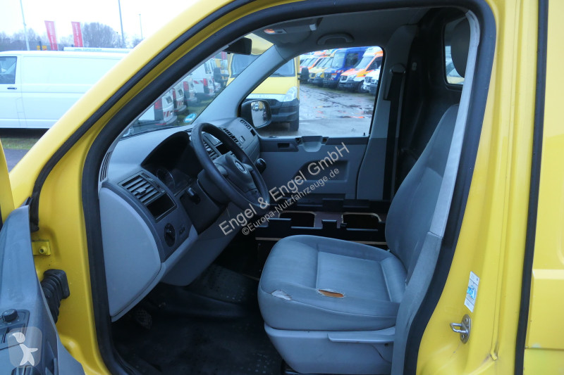 Véhicule utilitaire Volkswagen T5 Transporter...