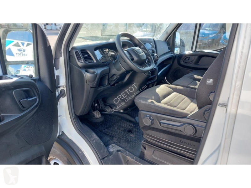 Véhicule utilitaire Iveco DAILY 35C16 3L