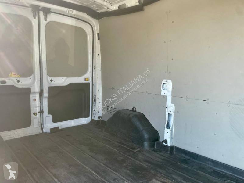 Véhicule utilitaire Ford