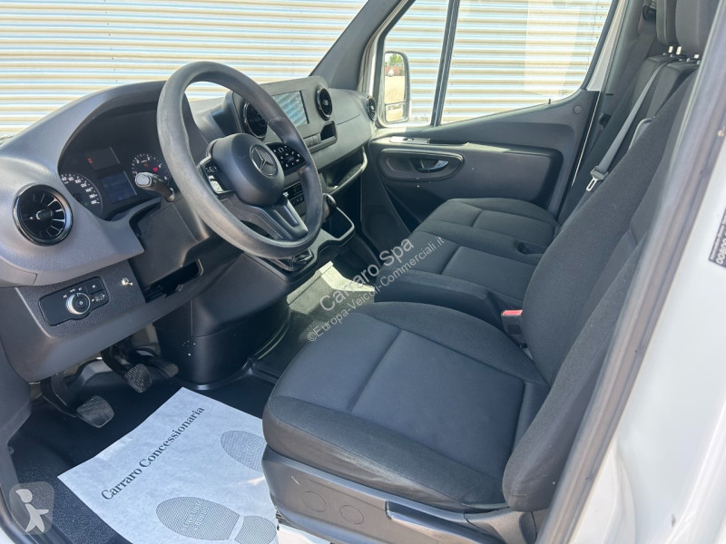 عربة نفعية Mercedes III 317 RWD