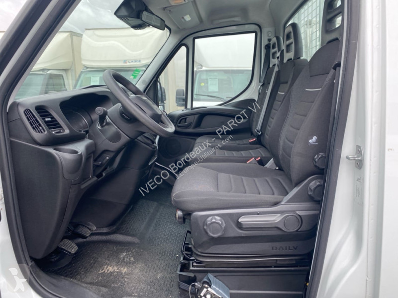 عربة نفعية Iveco 35C16H empattement 3450 3.0 Tor