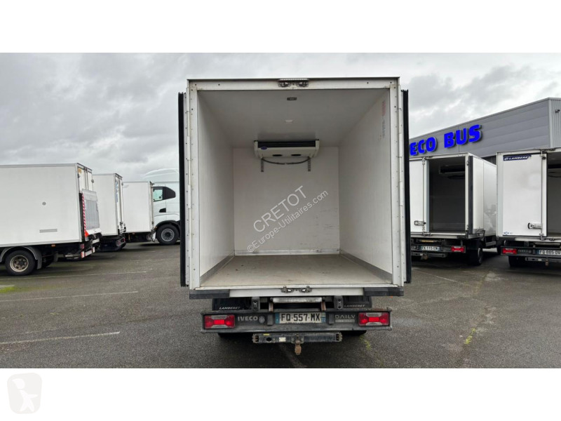 Véhicule utilitaire Iveco DAILY 35-180 3L...