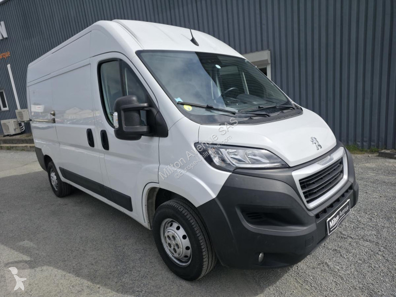 Peugeot BOXER Asphalt 335 L2H2 2.2 BlueHDi 140...