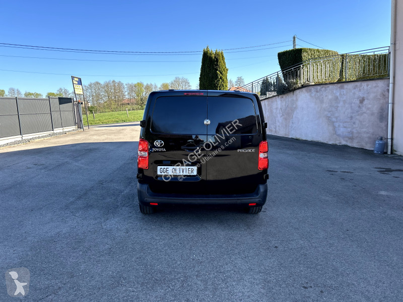 Véhicule utilitaire Toyota Proace Médium 1.5...