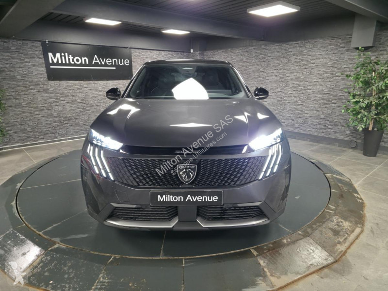 Véhicule utilitaire Peugeot 3008 1.2i Hybrid...