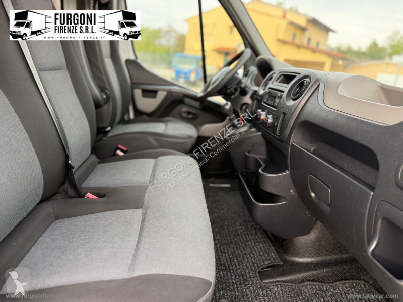 عربة نفعية Renault T35 2.3 dCi/130 TP...