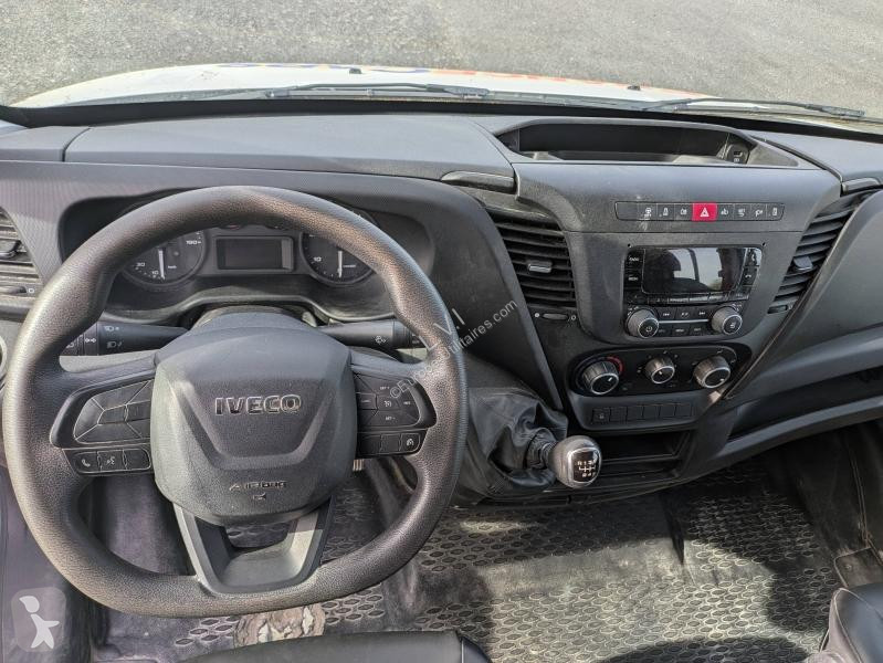 Véhicule utilitaire Iveco CCb 35C16H D...
