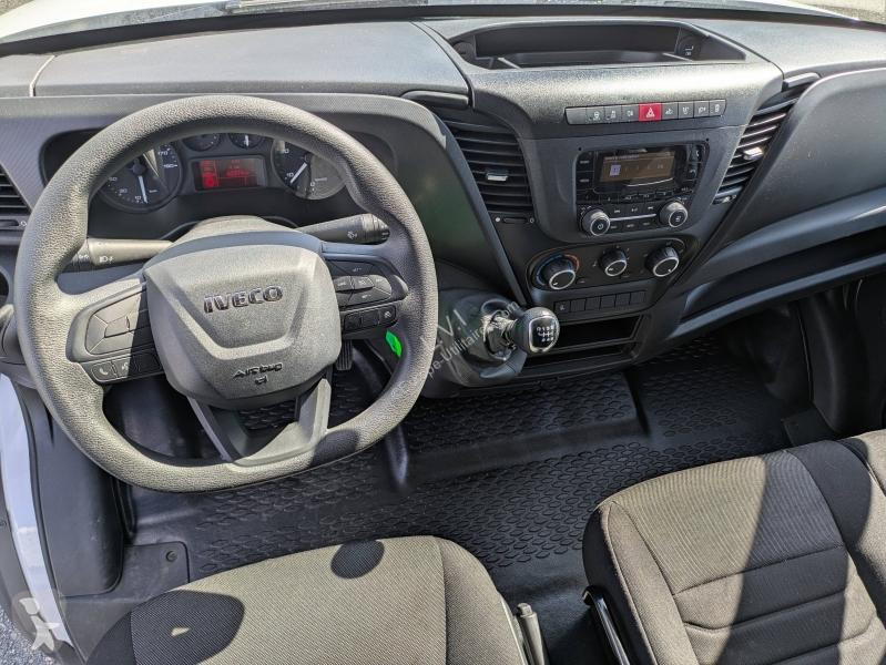 Véhicule utilitaire Iveco CCb 35C16H...
