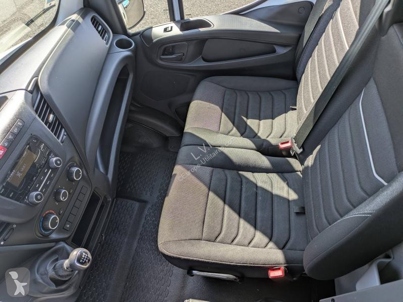 Véhicule utilitaire Iveco CCb 35C16H...