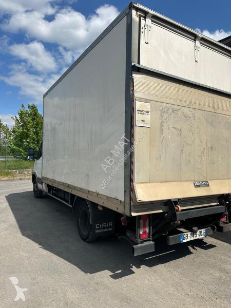 Furgoneta Iveco  35C18