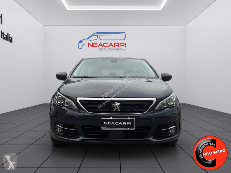 عربة نفعية Peugeot