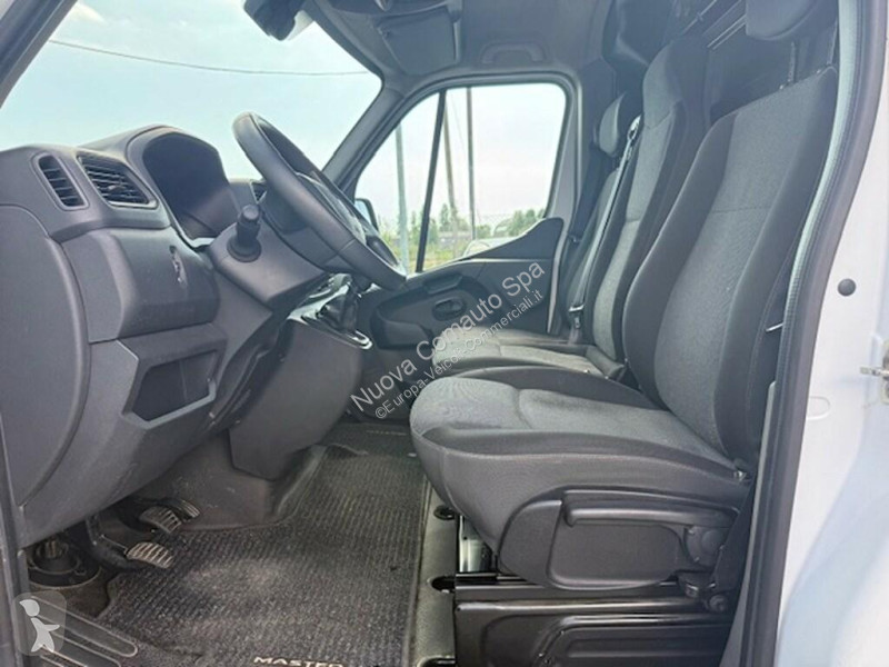 عربة نفعية Renault III 2019