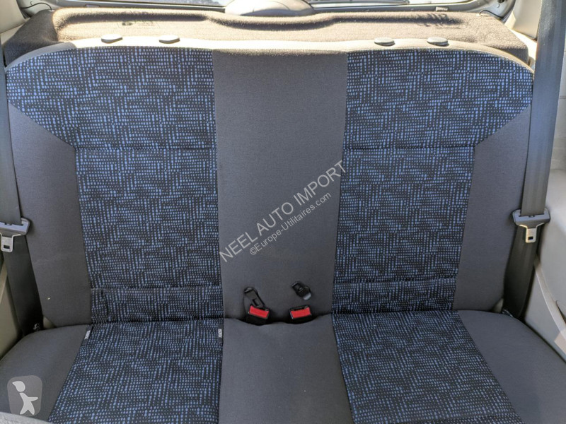 Véhicule utilitaire Renault TWINGO II 1.2I 75CH...