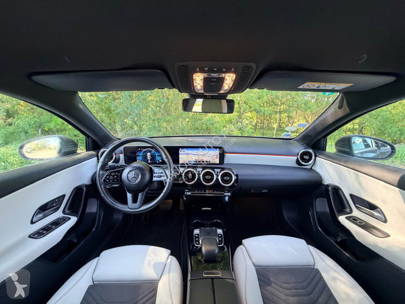 عربة نفعية Mercedes 180 D 7G-DCT STYLE LINE