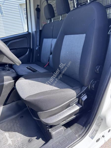 عربة نفعية Fiat  DOBLO