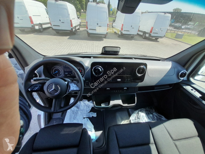 Samochód dostawczy Mercedes Furgone Traz. Post