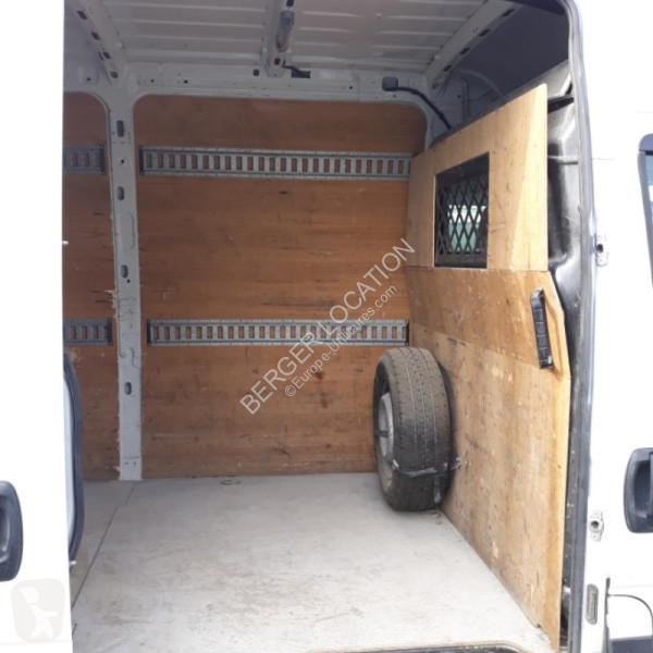 Коммерческий автомобиль Iveco  Daily