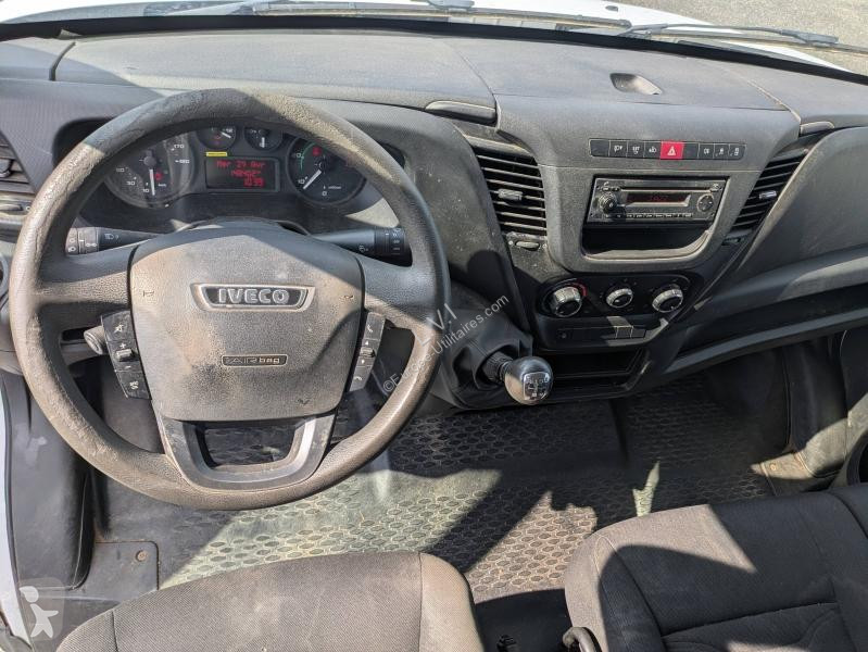 Véhicule utilitaire Iveco 35S Fg 35S13V12