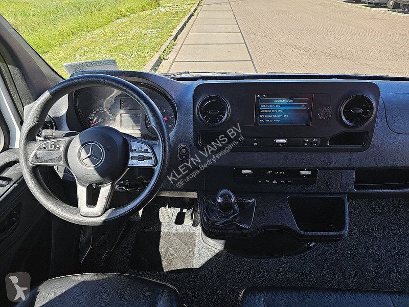 Véhicule utilitaire Mercedes 311 L1H1 Mbux...