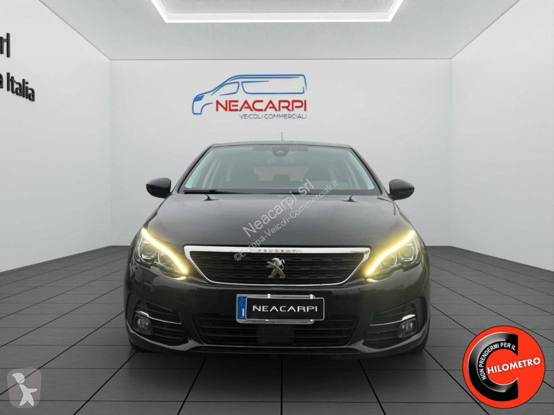 عربة نفعية Peugeot