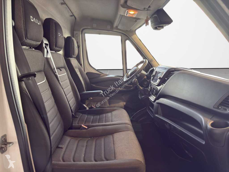 Veicolo commerciale Iveco V 35.16 2022 - 35 S16...