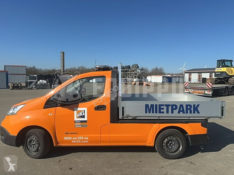 عربة نفعية Nissan e Electric Tipper
