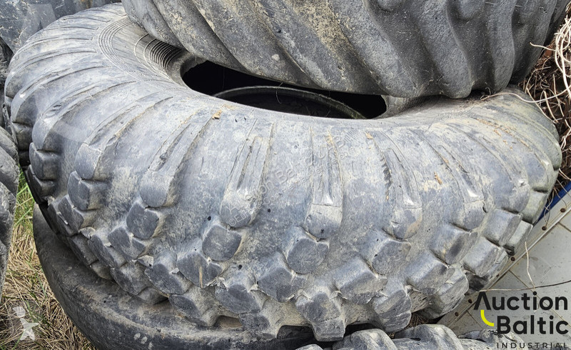 Furgoneta  Tires
