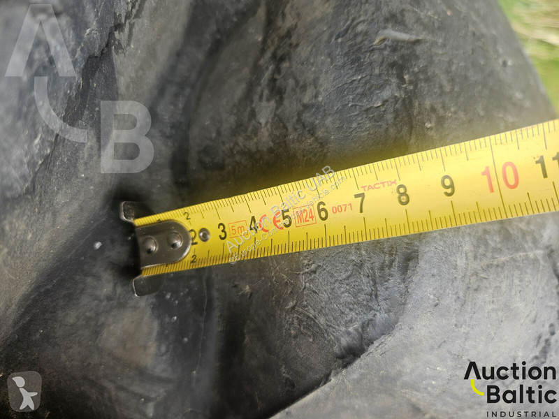 Furgoneta  tires
