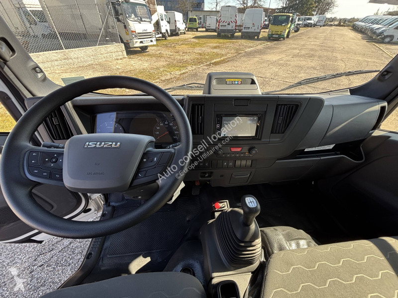 Véhicule utilitaire Isuzu M27 H 2ème Génération...