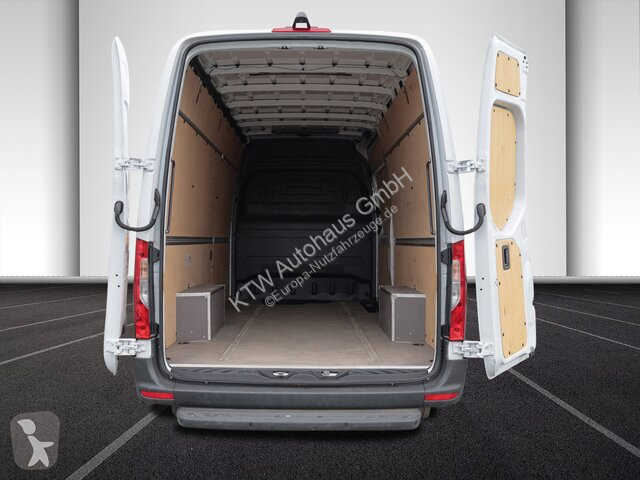 Véhicule utilitaire Mercedes Sprinter 317...