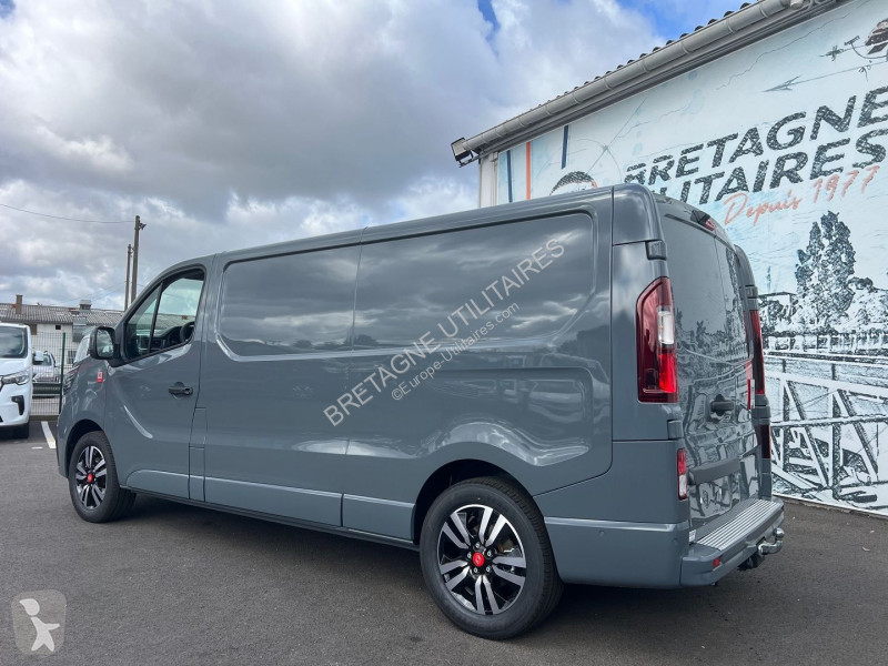 Véhicule utilitaire Renault TRAFIC III FG NEUF:...
